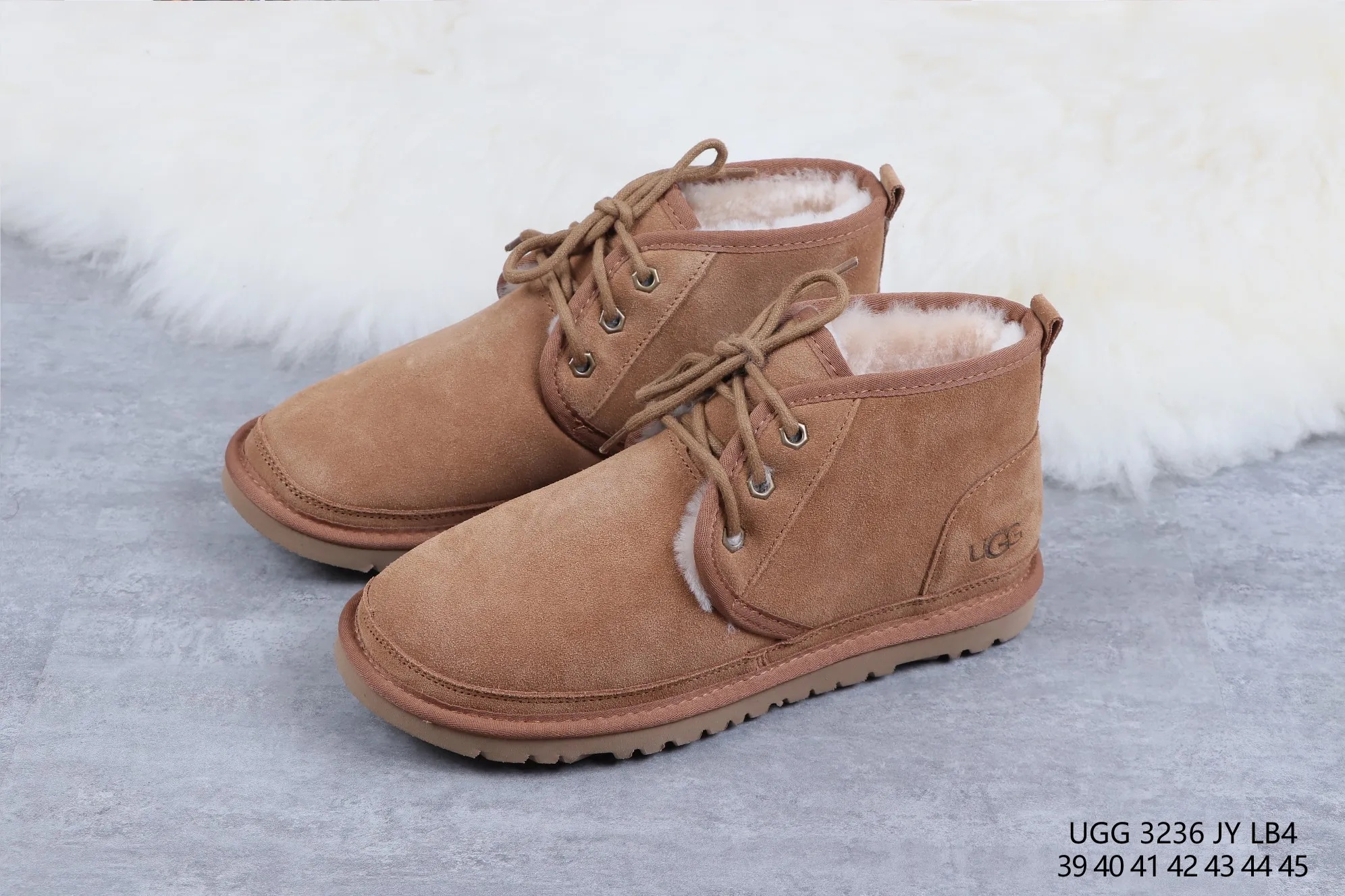 💰520 UGG sheepskin integrated snow boots 3236 maroon M Neumel Product description: As an extension of the classic series, the classic lightweight series has a low-key outsole and upper inspired by classic styles, showing the comfort and luxury of UGG. Upper: cow leather, soft suede upper. Insole: 17mm UGGpure™ wool cushioning foam insole. Sole: Treadlite by UGG™ Light wing technology outsole - non-slip, cushioning, wear resistance, and good elasticity Heel: Brand LOGO on the side Size: 39 40 41 42 43 44 45